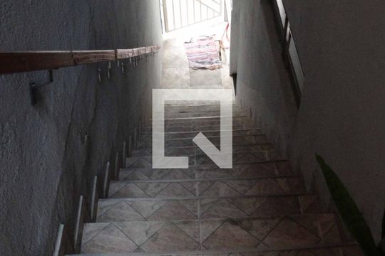 Quintal de casa à venda com 3 quartos, 130m² em Novo Osasco, Osasco