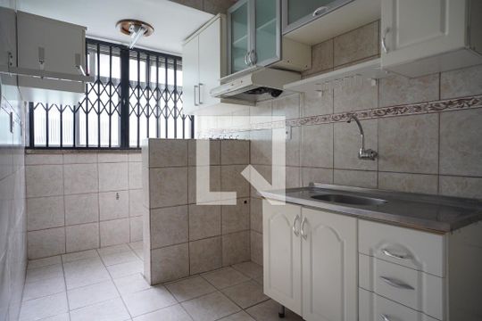 Cozinha  de apartamento à venda com 2 quartos, 71m² em Jardim Dona Leopoldina, Porto Alegre