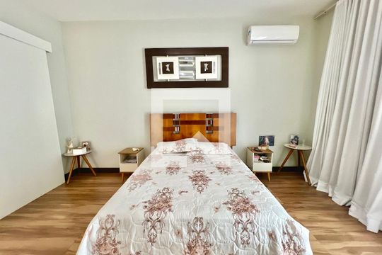 Quarto de casa para alugar com 5 quartos, 620m² em Cabral, Contagem