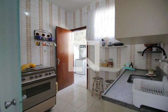 Cozinha de apartamento à venda com 3 quartos, 125m² em União, Belo Horizonte