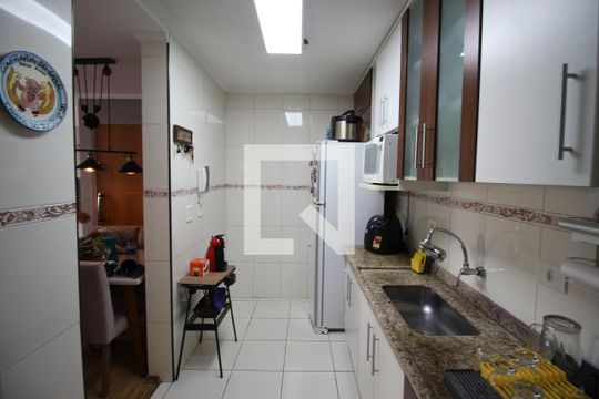Cozinha de apartamento à venda com 2 quartos, 58m² em Jardim Planalto, São Paulo