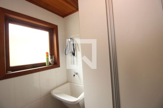 Área de serviço de casa de condomínio à venda com 4 quartos, 700m² em Ville Des Lacs, Nova Lima