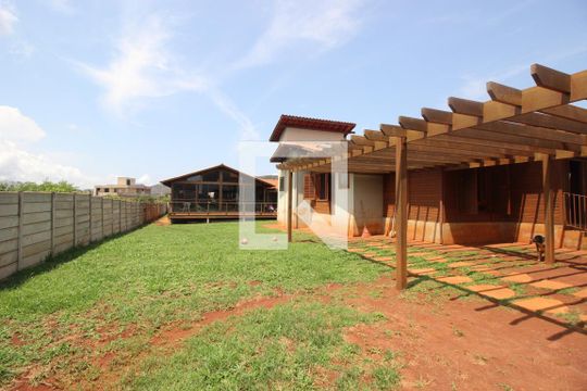 Área externa de casa de condomínio à venda com 4 quartos, 700m² em Ville Des Lacs, Nova Lima