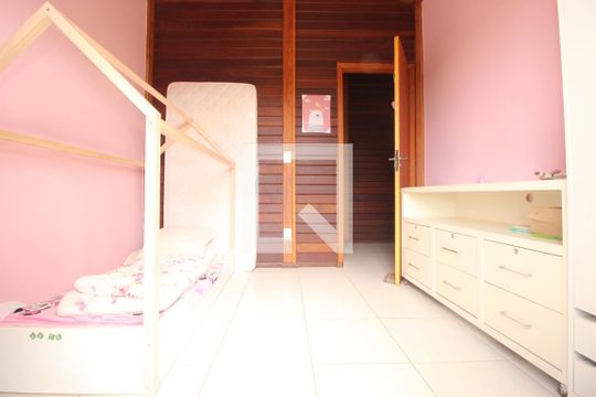 Quarto de casa de condomínio à venda com 4 quartos, 700m² em Ville Des Lacs, Nova Lima