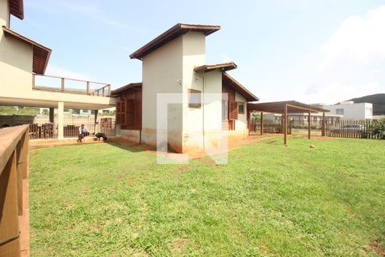 Quintal de casa de condomínio à venda com 4 quartos, 700m² em Ville Des Lacs, Nova Lima