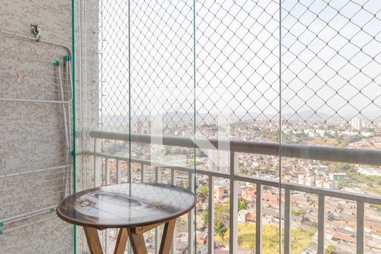 Sacada de apartamento à venda com 2 quartos, 46m² em Padroeira, Osasco