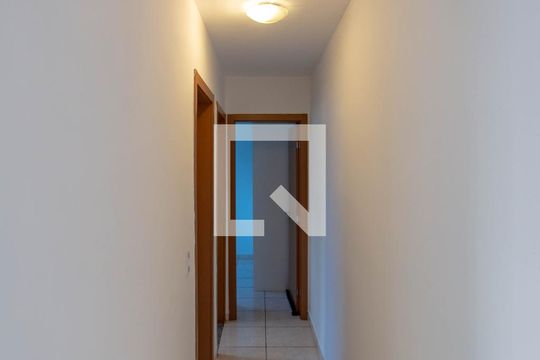 Corredor de apartamento à venda com 2 quartos, 55m² em Castelo, Belo Horizonte