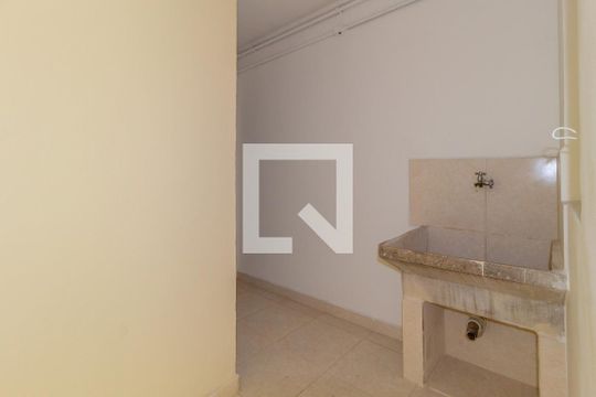 Área comum de kitnet/studio para alugar com 1 quarto, 28m² em Vila Bertioga, São Paulo