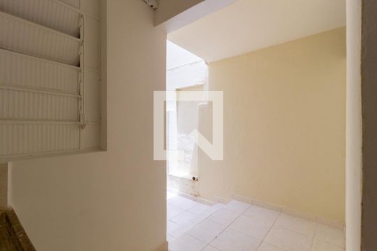 Área comum de kitnet/studio para alugar com 1 quarto, 28m² em Vila Bertioga, São Paulo