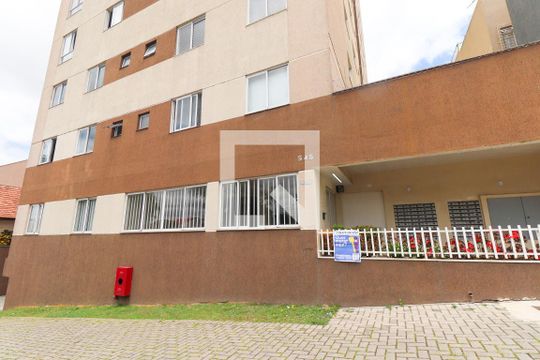 Fachado do condomínio de apartamento para alugar com 3 quartos, 70m² em Tingui, Curitiba