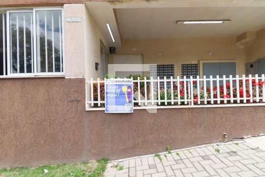 Plaquinha de apartamento para alugar com 3 quartos, 70m² em Tingui, Curitiba