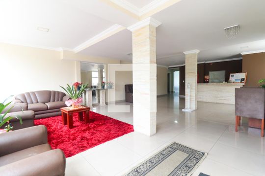 Hall social de apartamento para alugar com 3 quartos, 70m² em Tingui, Curitiba