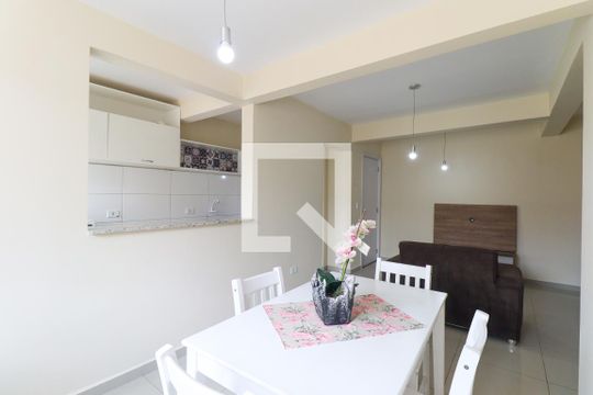Sala de apartamento para alugar com 3 quartos, 70m² em Tingui, Curitiba
