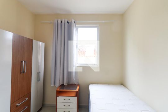 Quarto 1 de apartamento para alugar com 3 quartos, 70m² em Tingui, Curitiba