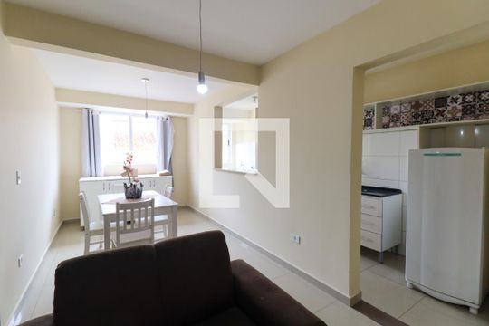Sala de apartamento para alugar com 3 quartos, 70m² em Tingui, Curitiba