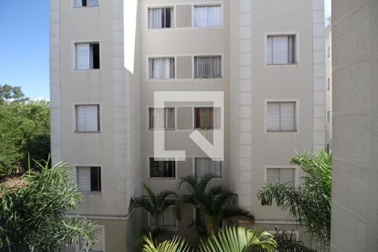 Vista da Sala de apartamento para alugar com 2 quartos, 48m² em Vossoroca, Votorantim