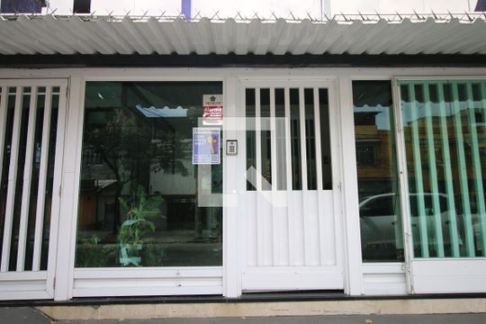 Adesivo de apartamento para alugar com 2 quartos, 85m² em Olaria, Rio de Janeiro
