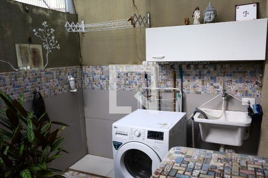 Área de serviço de casa de condomínio à venda com 2 quartos, 68m² em Parque Reboucas, São Paulo