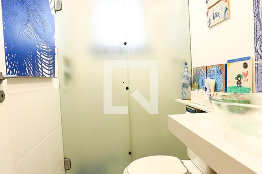 Banheiro de casa de condomínio à venda com 2 quartos, 68m² em Parque Reboucas, São Paulo