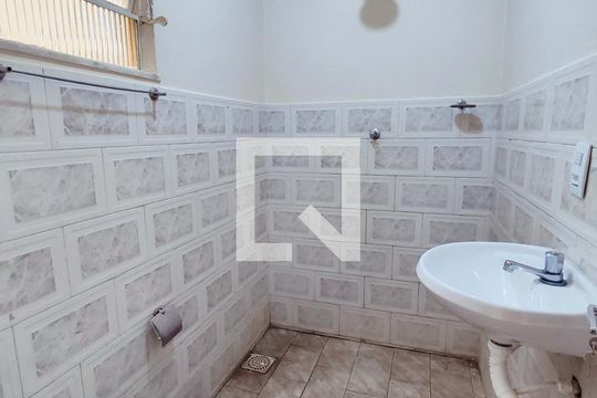 Banheiro Social de casa para alugar com 2 quartos, 70m² em Cascadura, Rio de Janeiro