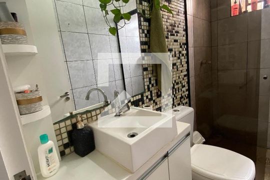 Banheiro de casa à venda com 2 quartos, 240m² em São José, Canoas