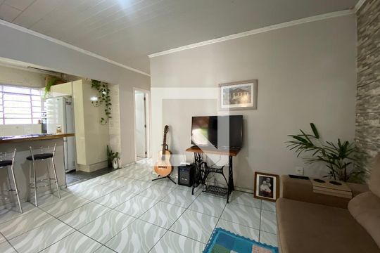 Sala de casa à venda com 2 quartos, 240m² em São José, Canoas