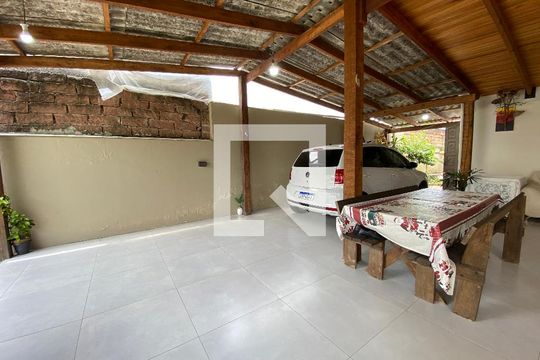 Área comum de casa à venda com 2 quartos, 240m² em São José, Canoas