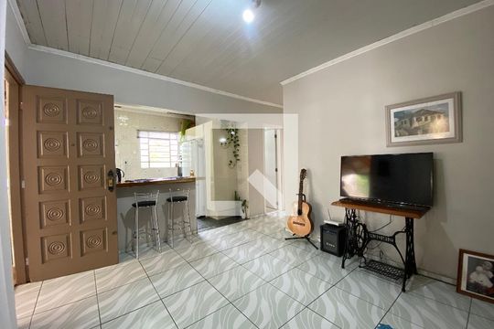 Casa à venda com 2 quartos, 240m² em São José, Canoas