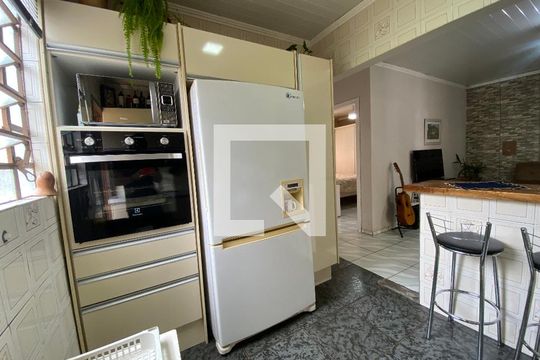 Cozinha de casa à venda com 2 quartos, 240m² em São José, Canoas