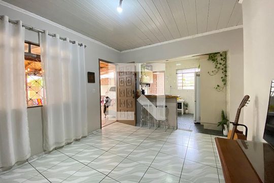 Sala de casa à venda com 2 quartos, 240m² em São José, Canoas