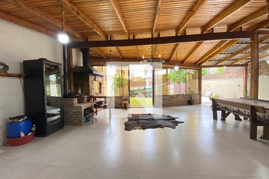 Área comum de casa à venda com 2 quartos, 240m² em São José, Canoas