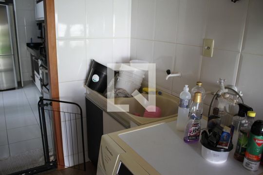 Cozinha  de casa à venda com 3 quartos, 120m² em Setor Garavelo, Goiânia