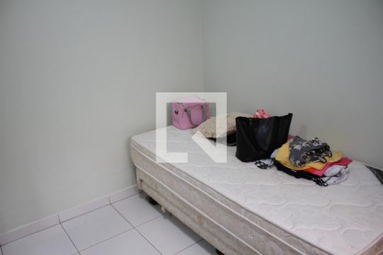 Quarto de casa à venda com 3 quartos, 120m² em Setor Garavelo, Goiânia