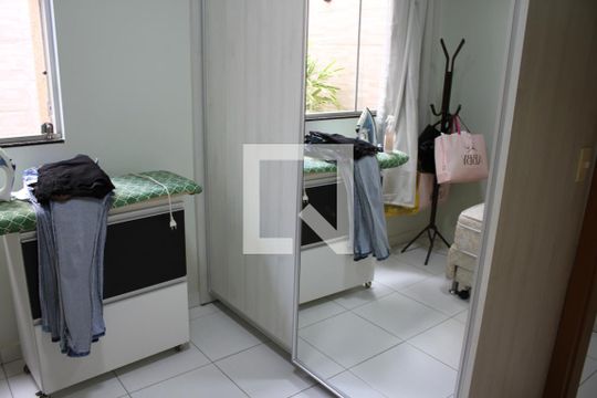 Quarto de casa à venda com 3 quartos, 120m² em Setor Garavelo, Goiânia