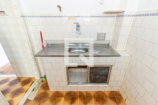 Cozinha de apartamento para alugar com 2 quartos, 80m² em Marechal Hermes, Rio de Janeiro