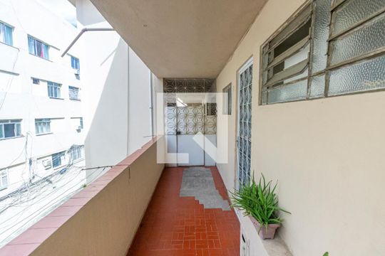 Área comum de apartamento para alugar com 2 quartos, 80m² em Marechal Hermes, Rio de Janeiro