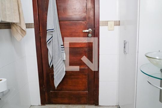 Banheiro de casa à venda com 2 quartos, 129m² em Pinheiros, São Paulo