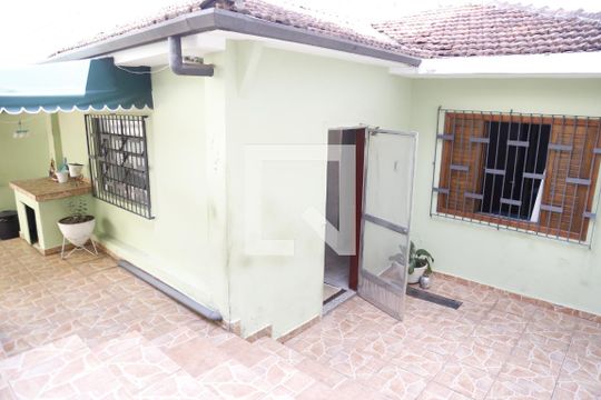 Quintal de casa à venda com 4 quartos, 240m² em Jardim Monjolo, São Paulo