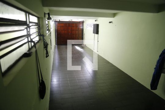 Garagem de casa à venda com 4 quartos, 240m² em Jardim Monjolo, São Paulo