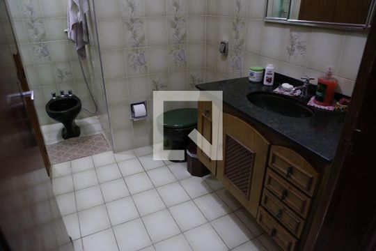 Banheiro 1 de casa à venda com 4 quartos, 240m² em Jardim Monjolo, São Paulo