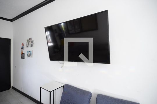 Sala de casa à venda com 4 quartos, 180m² em Vila Firmiano Pinto, São Paulo