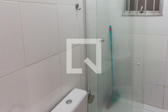 Banheiro de casa de condomínio para alugar com 1 quarto, 35m² em Chácara São João, São Paulo