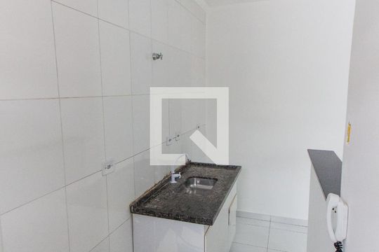 Cozinha e Área de Serviço de casa de condomínio para alugar com 1 quarto, 35m² em Chácara São João, São Paulo