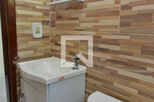 Banheiro da Suíte de apartamento para alugar com 1 quarto, 75m² em Vargem Pequena, Rio de Janeiro