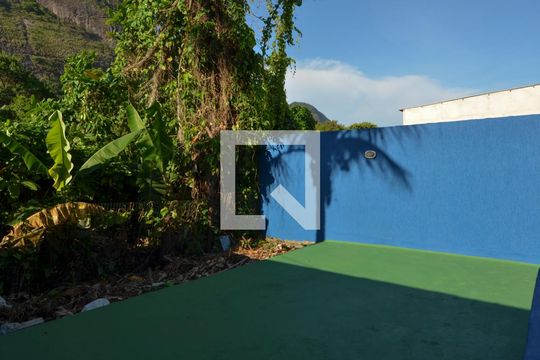 Quintal de apartamento para alugar com 1 quarto, 75m² em Vargem Pequena, Rio de Janeiro