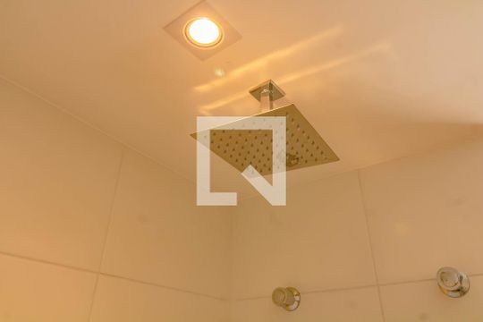 Banheiro de apartamento para alugar com 1 quarto, 25m² em Vila Guarani (zona Sul), São Paulo