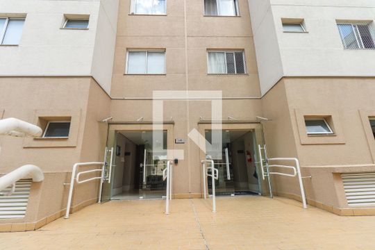 Fachada do bloco de apartamento para alugar com 3 quartos, 75m² em Portão, Curitiba