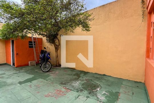 Quintal de casa à venda com 3 quartos, 150m² em Jardim São José (zona Norte), São Paulo