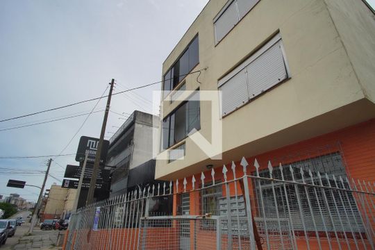 Fachada de apartamento para alugar com 1 quarto, 98m² em São João, Porto Alegre