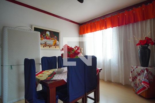 Sala de apartamento para alugar com 1 quarto, 98m² em São João, Porto Alegre